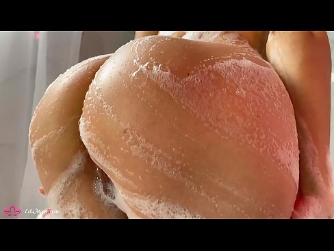 ❤️ Bruneta masturbuje kundu vibrátorem až k intenzivnímu orgasmu ve sprše ❤️ Super porno u cs.allo-sex.ru ❌️